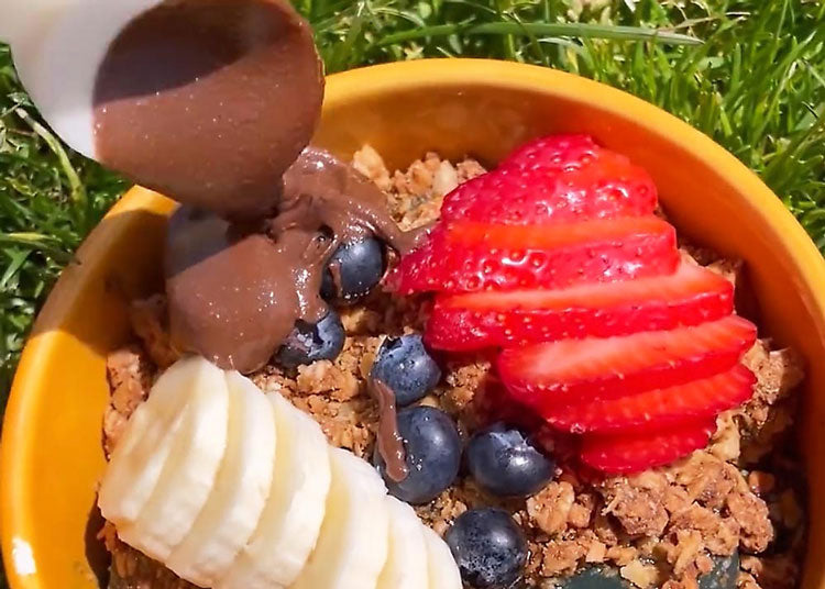 Spirulina Smoothie Bowl – Treat Street Snacks LLC